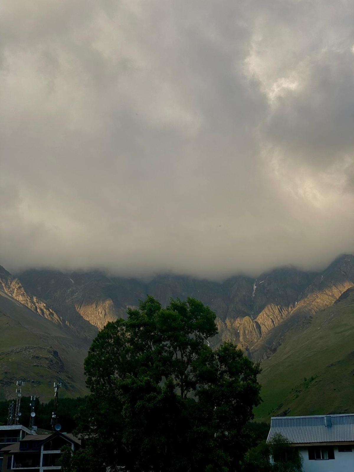 Mood Hotel Kazbegi Exterior photo